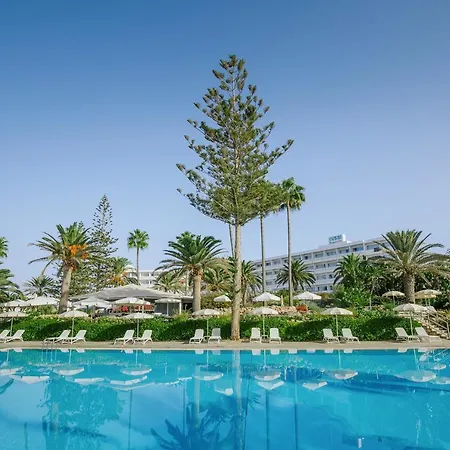 Resort Nissi 4*