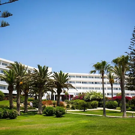 Nissi منتجع 4*