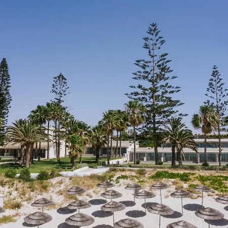 Nissi Resort 4*